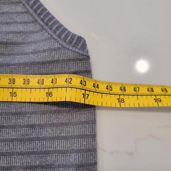 Lululemon Swiftly Run Tank Size 4 EUC - Picture 5 of 6